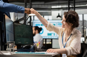 Equipe de BPO para empresas gerenciando atendimento escalável e crescimento operacional