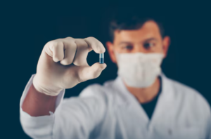 Farmacovigilância no atendimento ao cliente: como estruturar um processo seguro e conforme a ANVISA