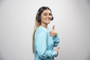 Equipe de televendas consultivas realizando abordagem comercial personalizada
